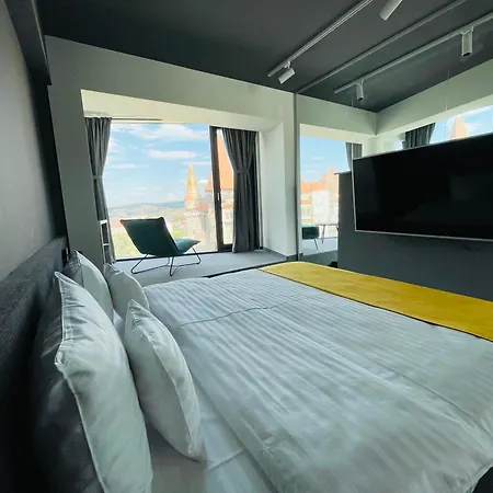Werk & 4* Hunedoara
